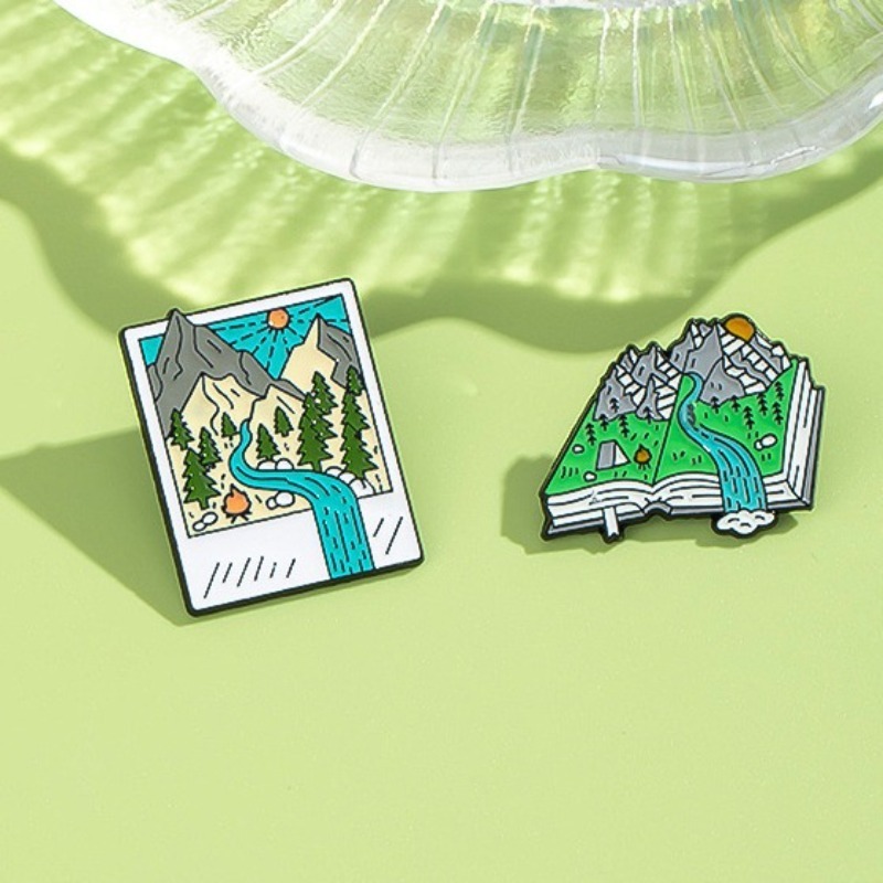 Outdoor Adventure Friends - Épingles en émail sur le thème